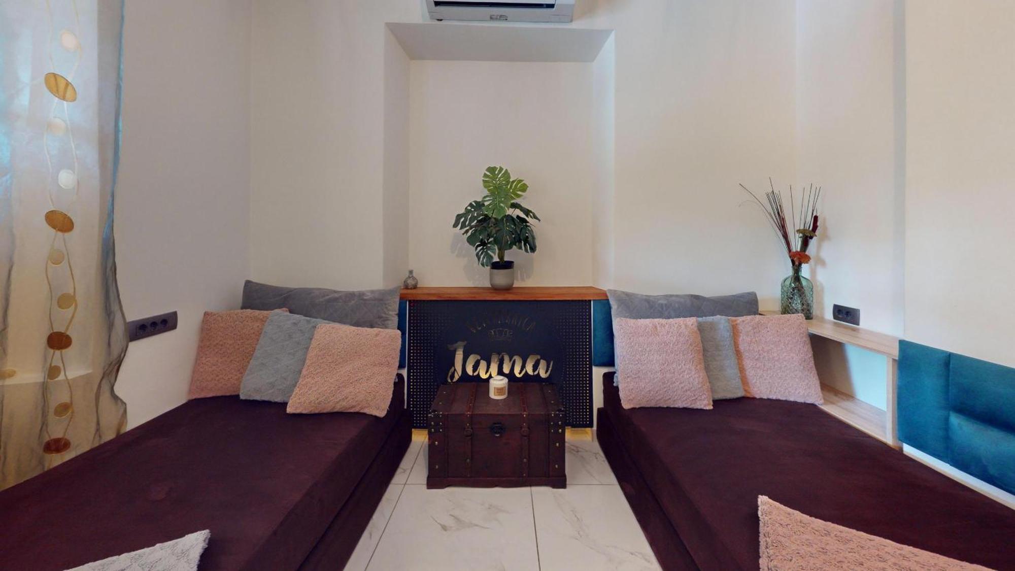 Resort Hisa Ida - Apartments With Hot Tub And Sauna Ivancna Gorica Rom bilde