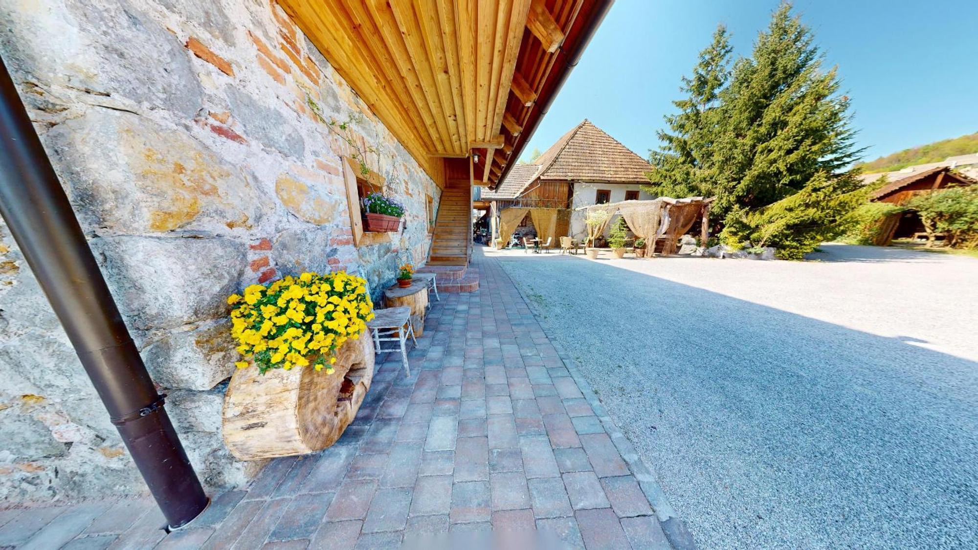 Resort Hisa Ida - Apartments With Hot Tub And Sauna Ivancna Gorica Rom bilde
